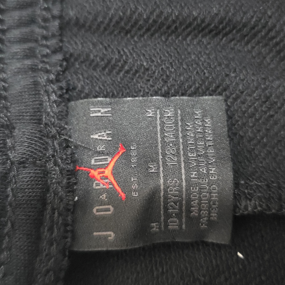 NWT Girls Jordan Black Shorts with White Logo- Size Medium (10/12YRS) - Picture 2 of 3